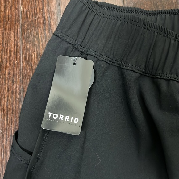 Torrid Swim Board Shorts With Pockets Plus Size 2 - Picture 3 of 11